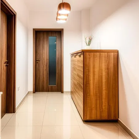 Nature Apartment - Minutes Away From The Old Town And Afi Mall Brașov Exterior foto