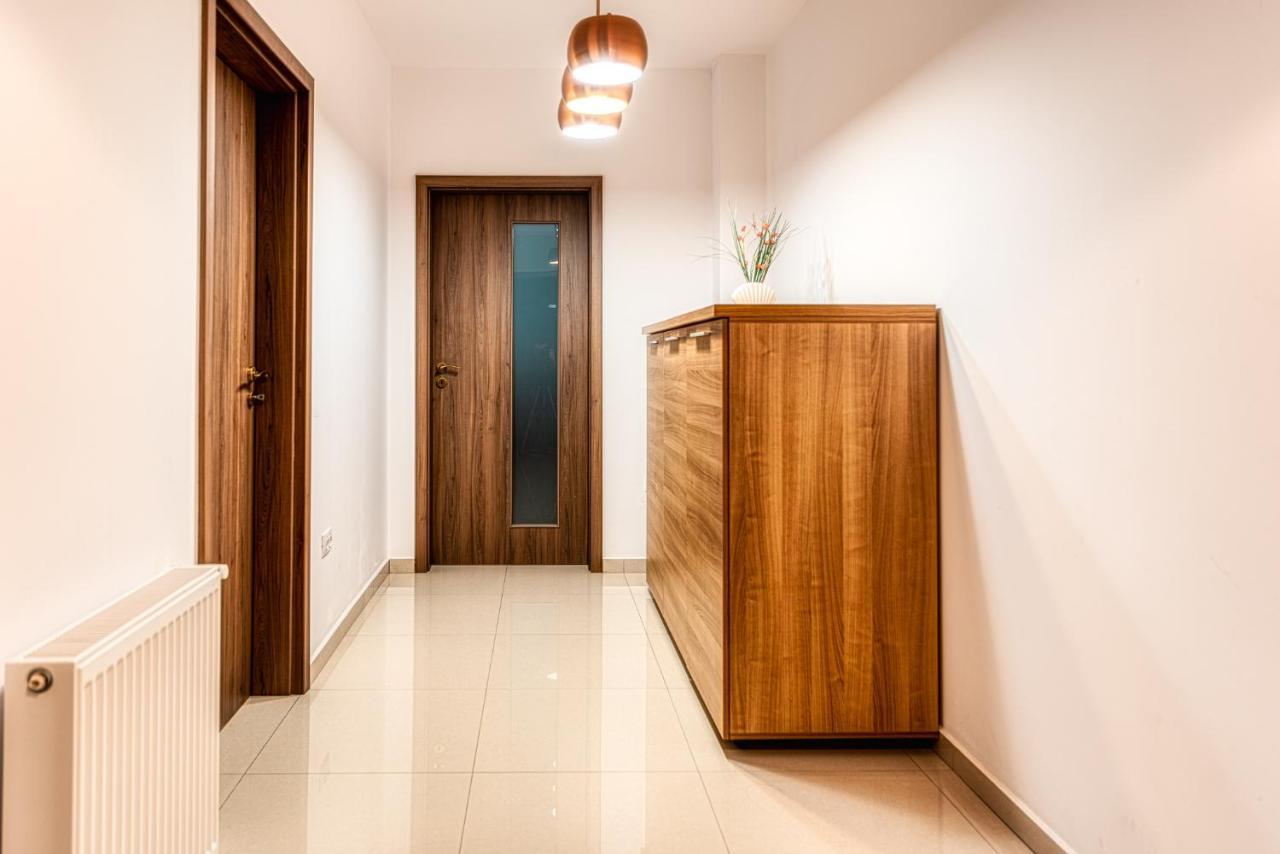 Nature - Minutes Away From The Old Town And Afi Mall Apartment