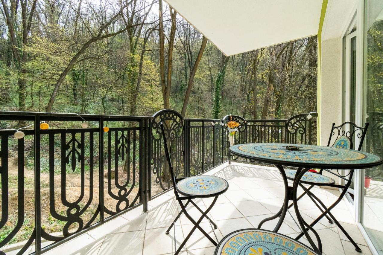 Nature - Minutes Away From The Old Town And Afi Mall Apartment *